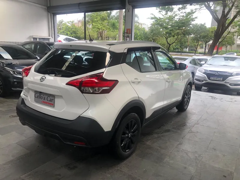 Nissan Kicks Branco