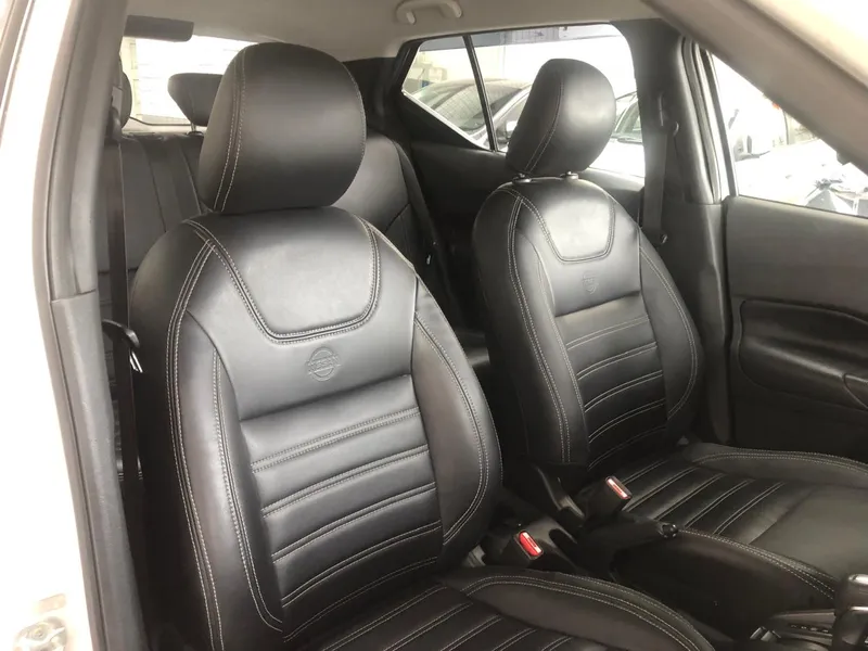 Nissan Kicks Branco