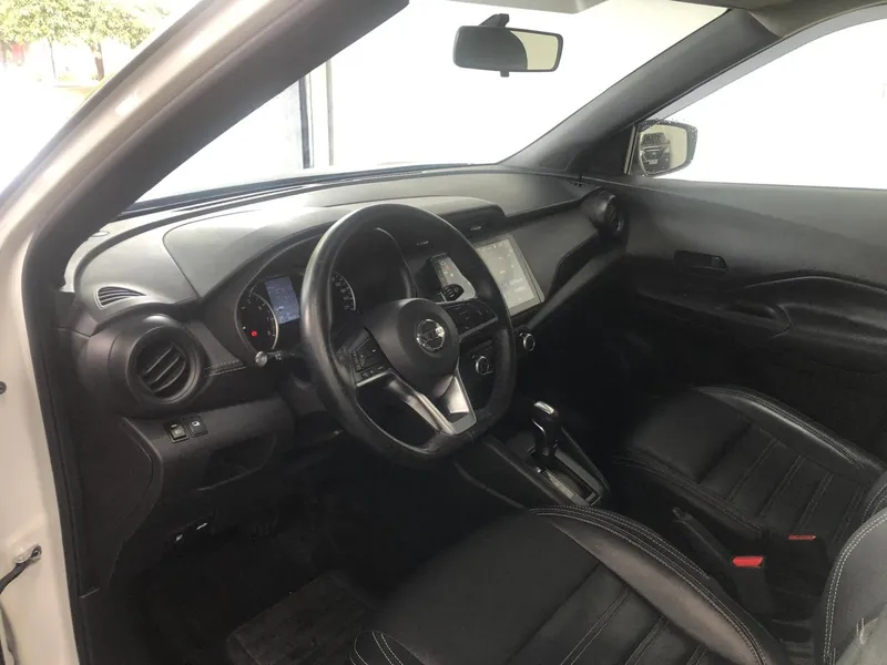 Nissan Kicks Branco