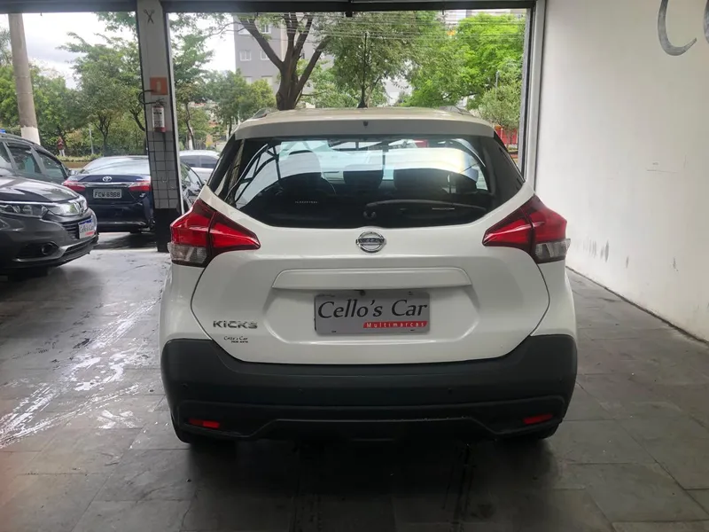 Nissan Kicks Branco