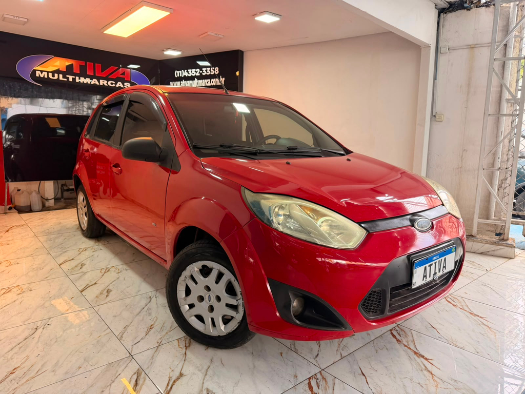 Ford Fiesta Hatch Vermelho