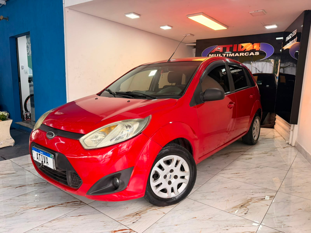 Ford Fiesta Hatch Vermelho