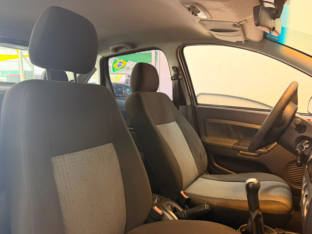 Ford Fiesta Prata