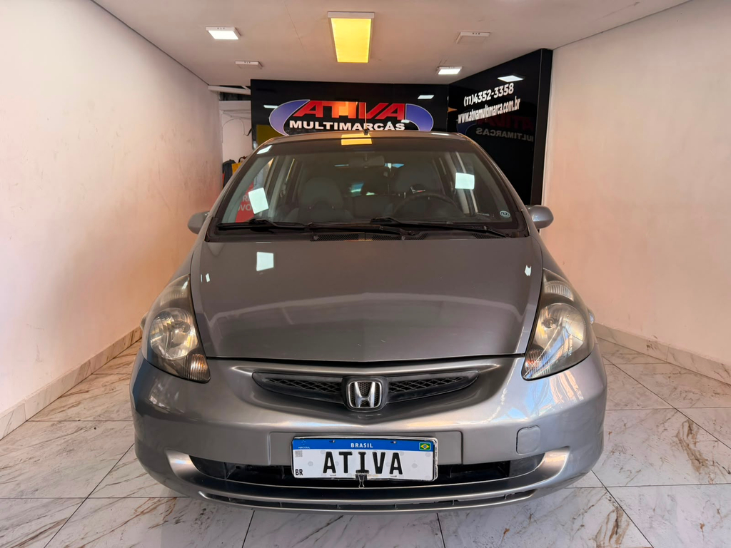 Honda Fit Cinza