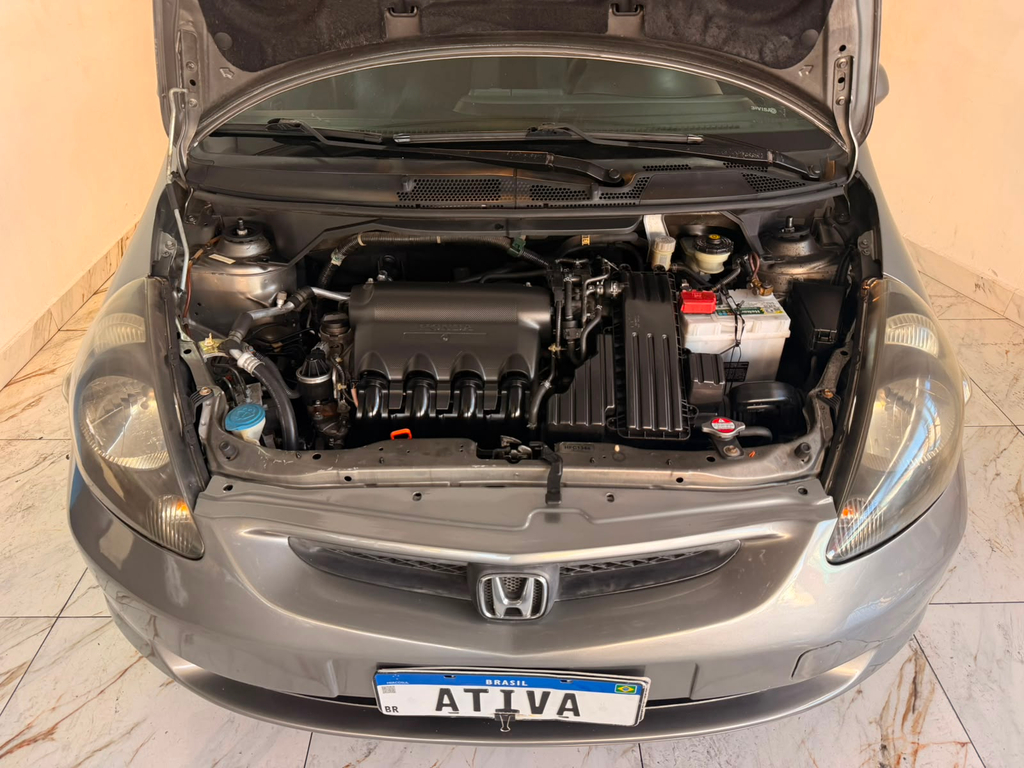 Honda Fit Cinza
