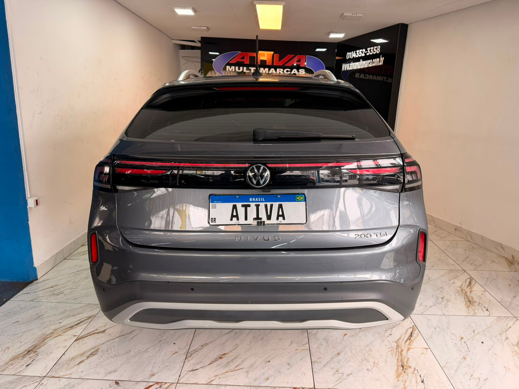 Volkswagen Nivus Cinza