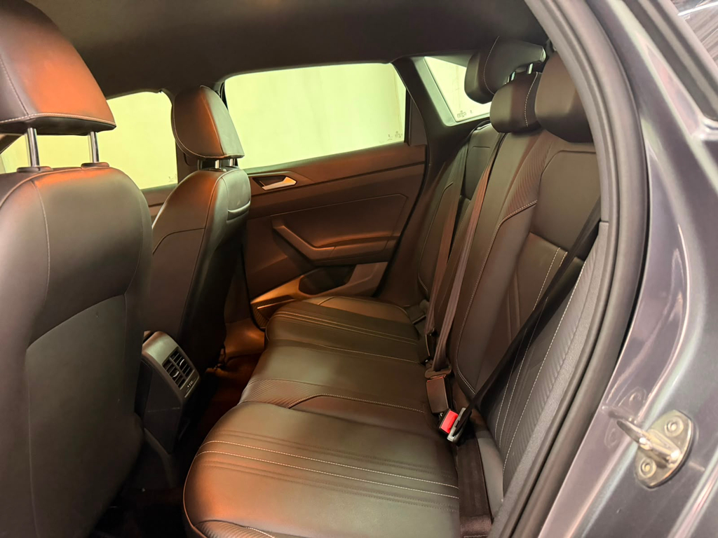 Volkswagen Nivus Cinza