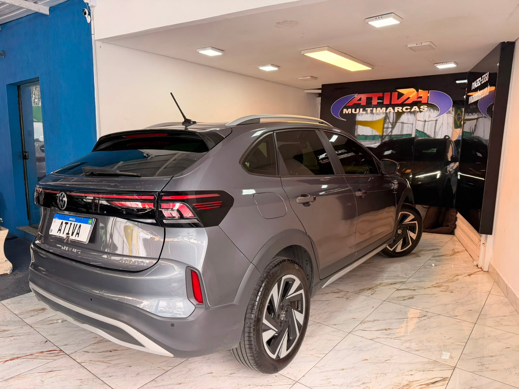 Volkswagen Nivus Cinza