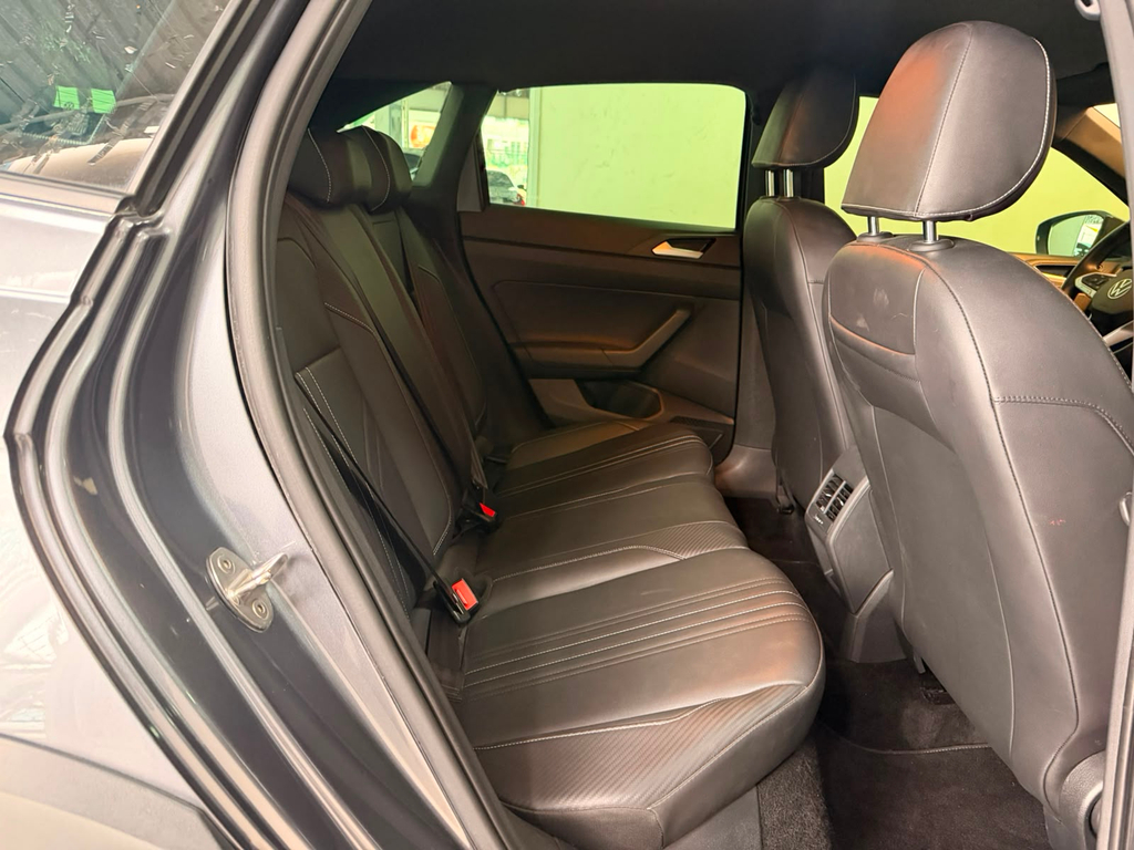 Volkswagen Nivus Cinza
