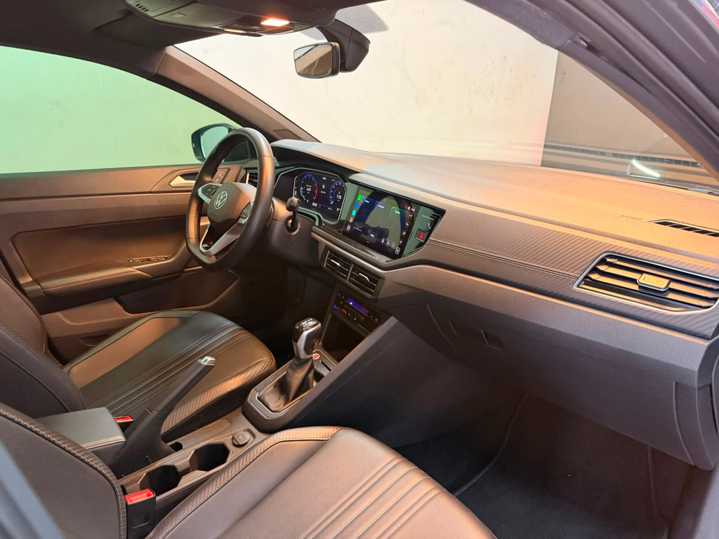 Volkswagen Nivus Cinza