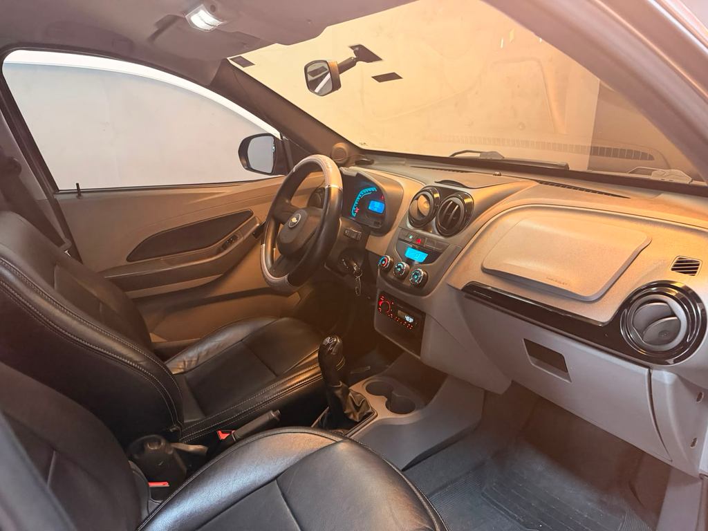 Chevrolet Agile Cinza