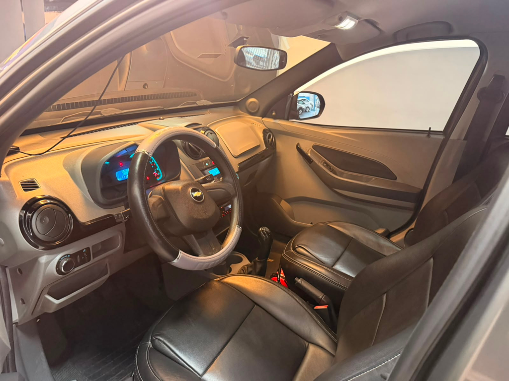 Chevrolet Agile Cinza