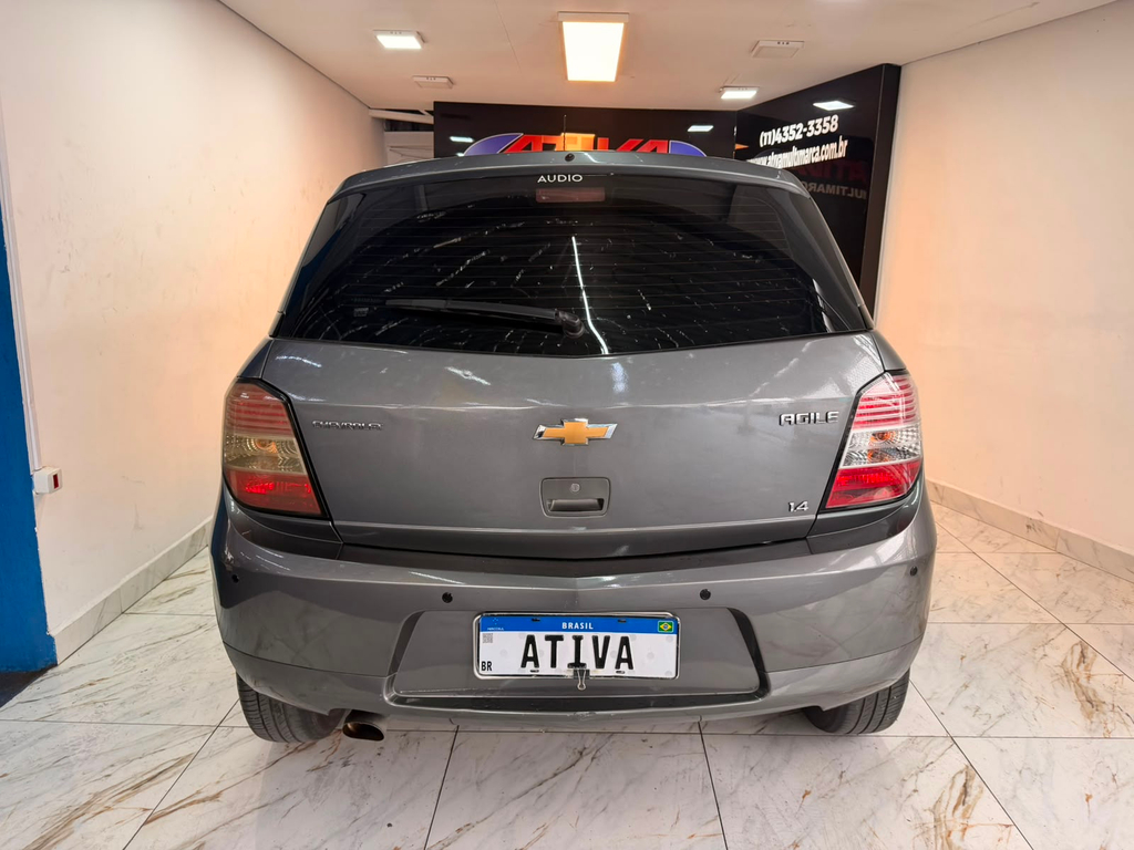 Chevrolet Agile Cinza