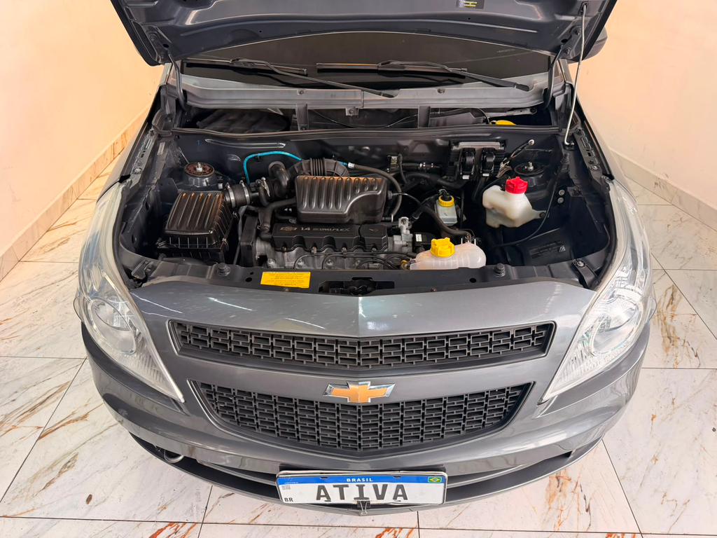 Chevrolet Agile Cinza