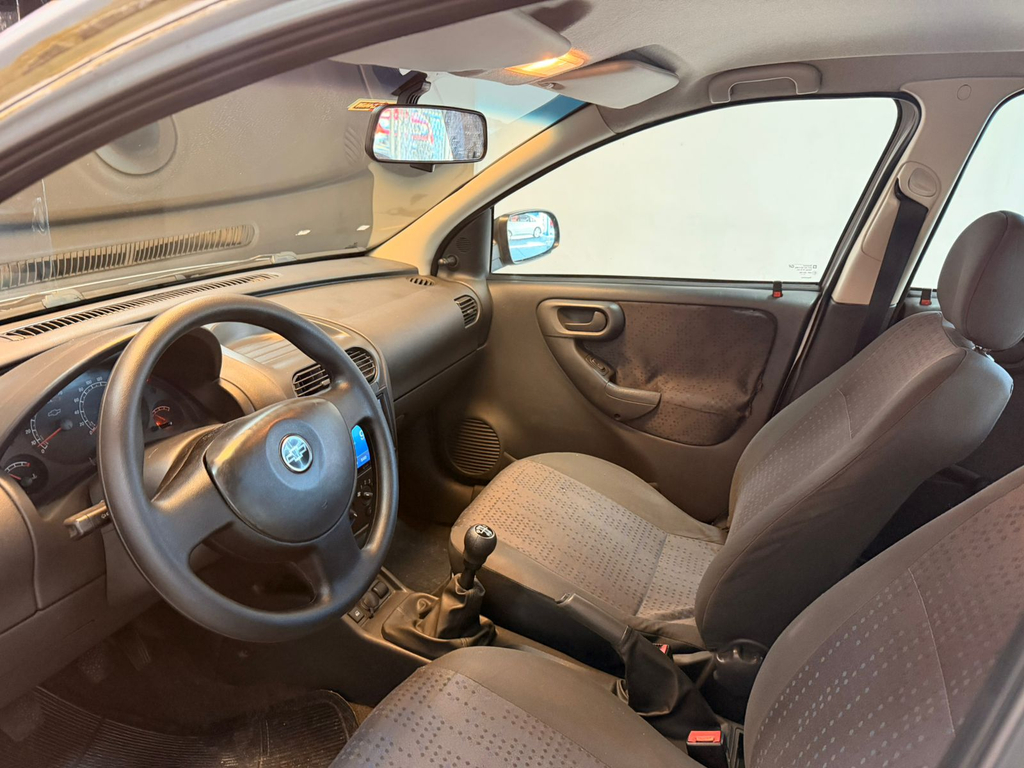 Chevrolet Corsa Prata