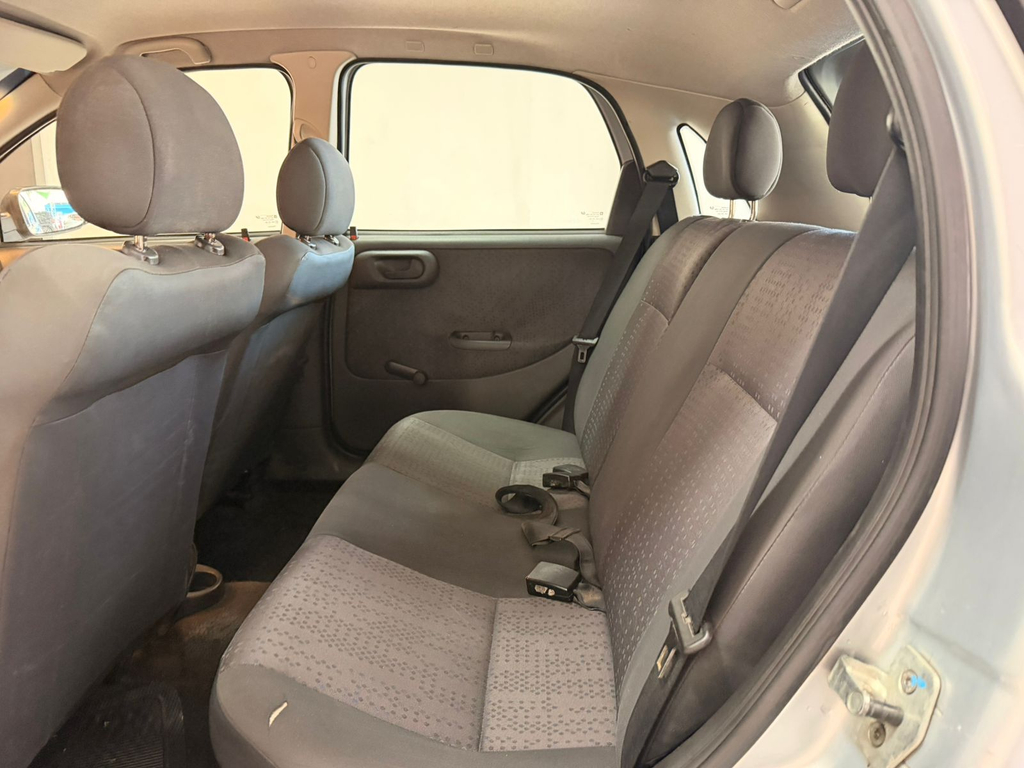 Chevrolet Corsa Prata