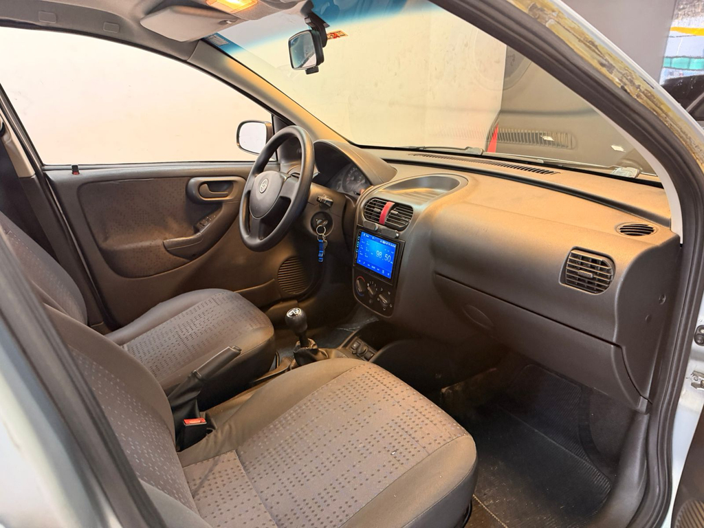 Chevrolet Corsa Prata