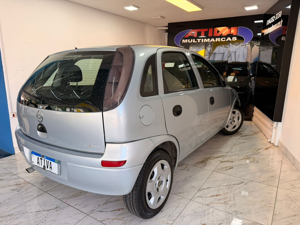 Chevrolet Corsa Prata