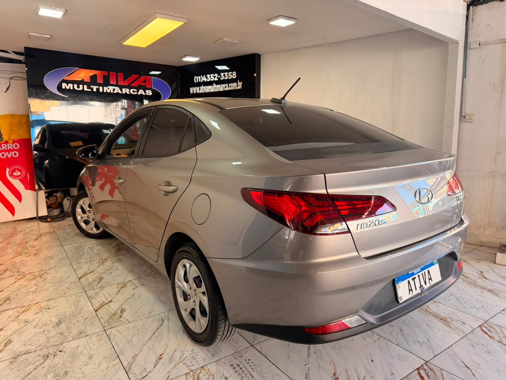 Hyundai HB20S Prata