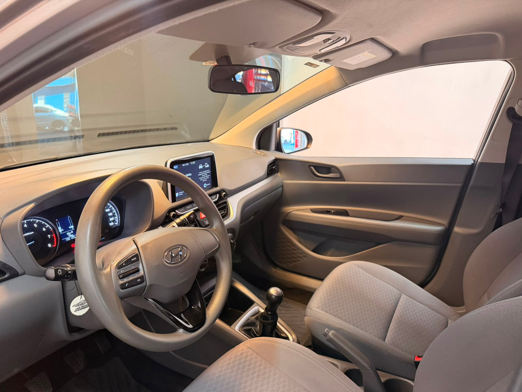 Hyundai HB20S Prata