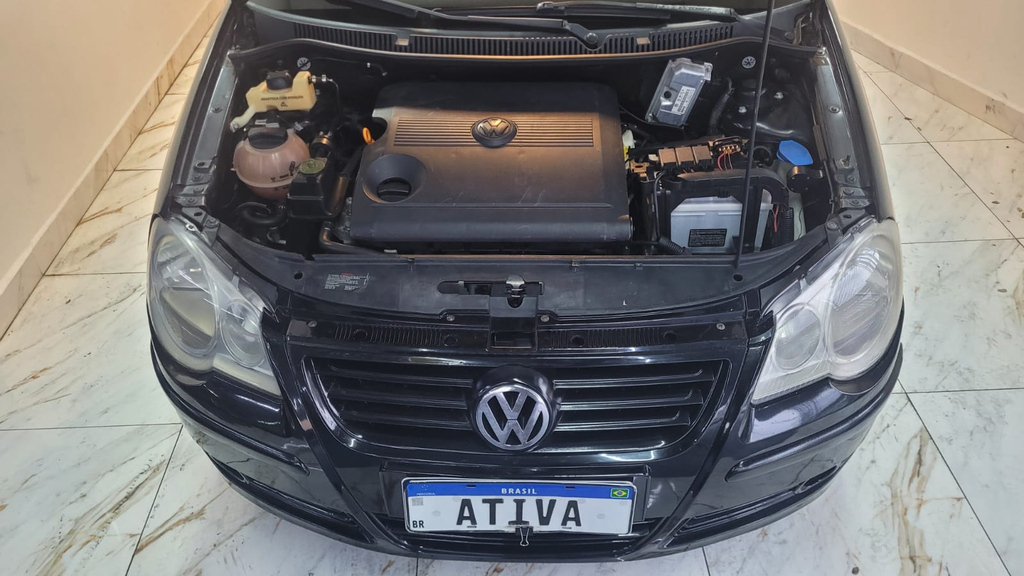 Volkswagen Polo Preto