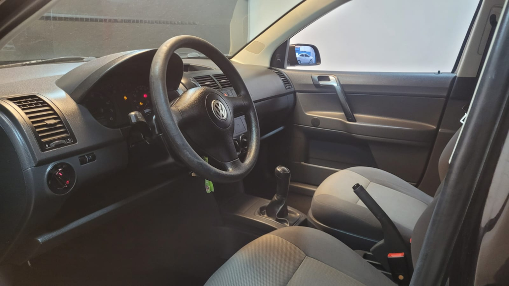 Volkswagen Polo Preto
