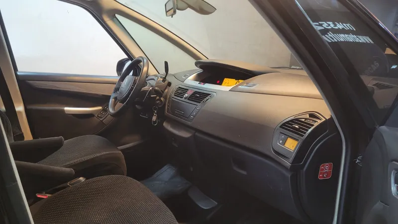 Citroen C4 Picasso Preto