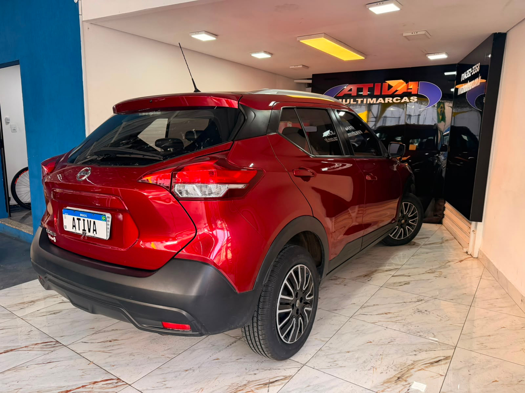 Nissan Kicks Vermelho