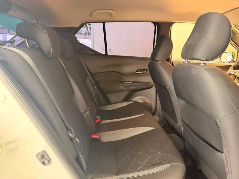 Nissan Kicks Branco