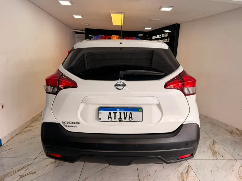 Nissan Kicks Branco