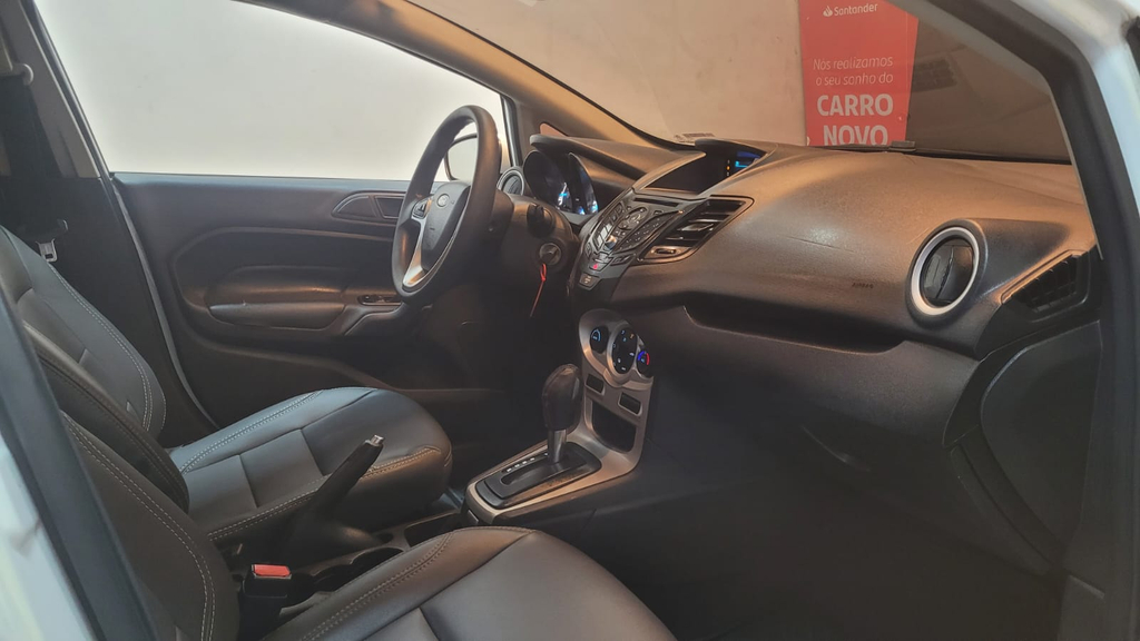 Ford New Fiesta Sedan Branco
