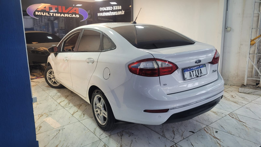 Ford New Fiesta Sedan Branco