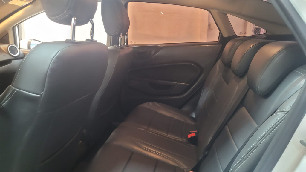 Ford New Fiesta Sedan Branco