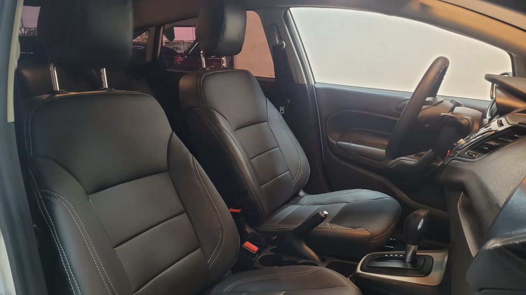 Ford New Fiesta Sedan Branco