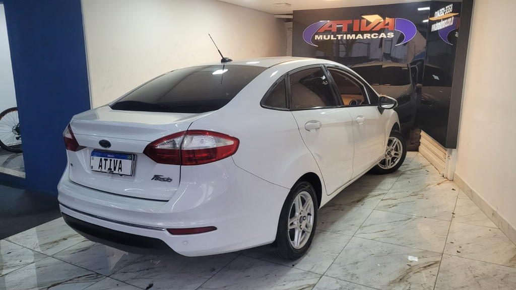 Ford New Fiesta Sedan Branco