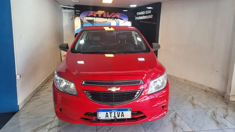 Chevrolet Onix Vermelho