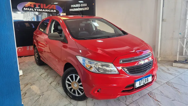 Chevrolet Onix Vermelho
