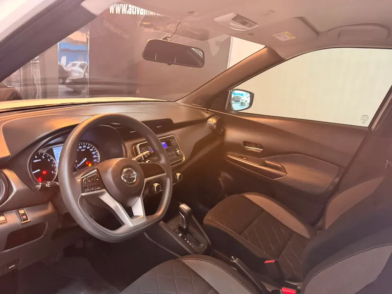 Nissan Kicks Branco