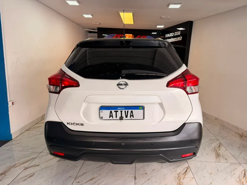 Nissan Kicks Branco