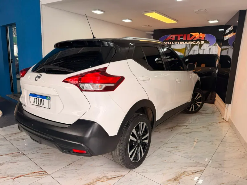 Nissan Kicks Branco