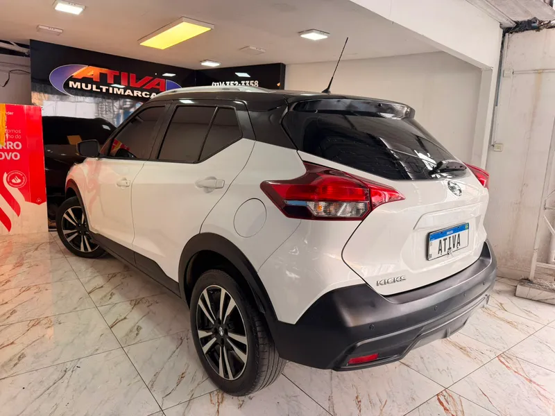 Nissan Kicks Branco