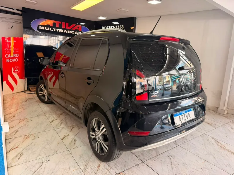 Volkswagen up! cross Preto