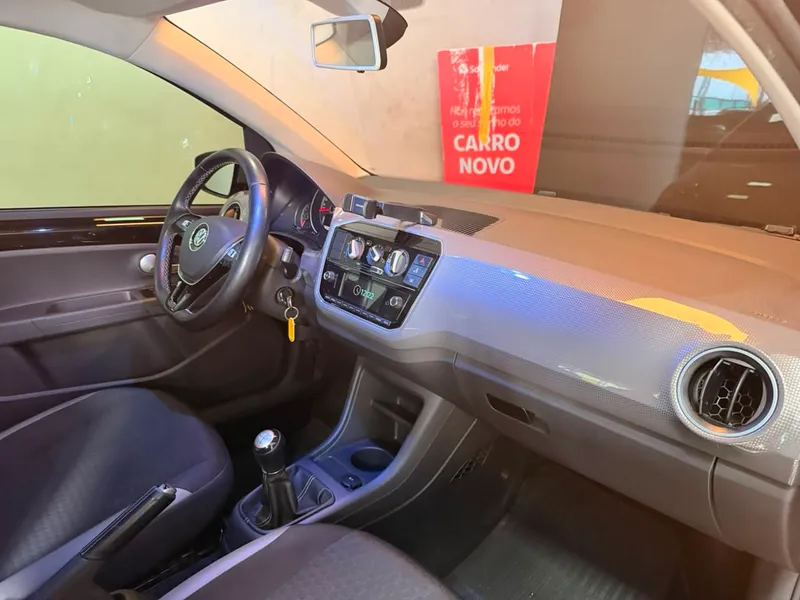 Volkswagen up! cross Preto