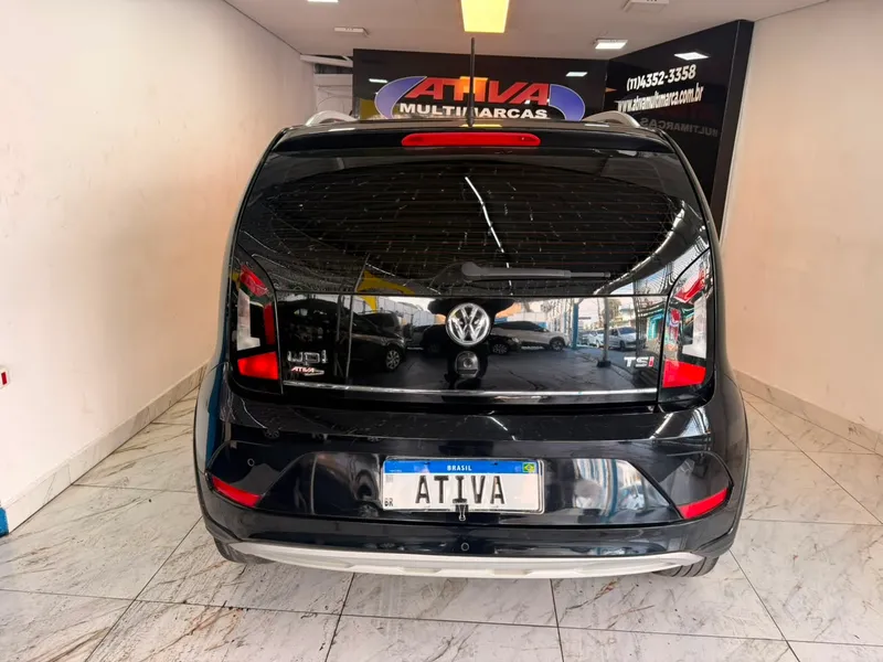 Volkswagen up! cross Preto