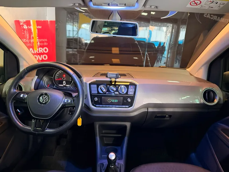 Volkswagen up! cross Preto