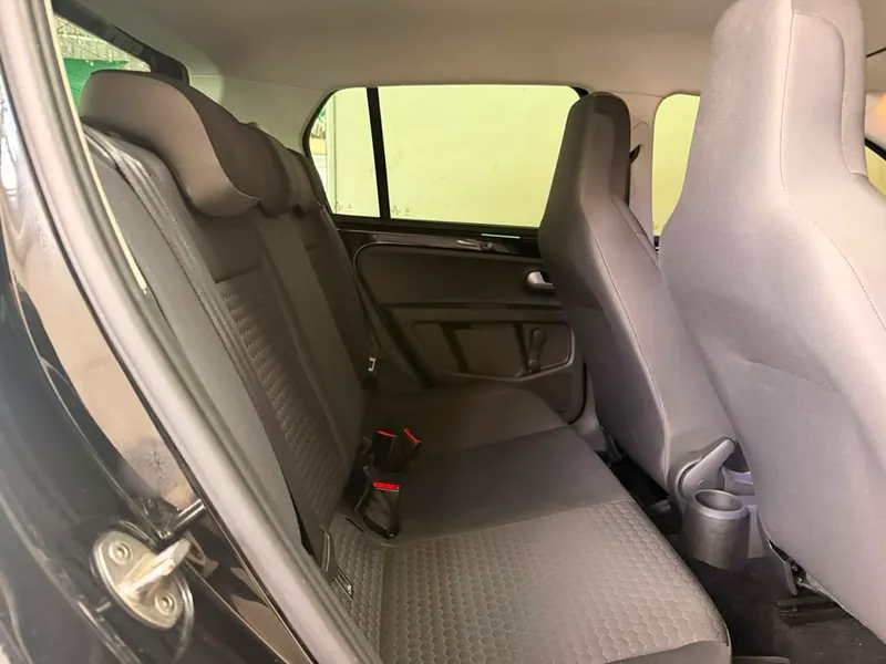Volkswagen up! cross Preto