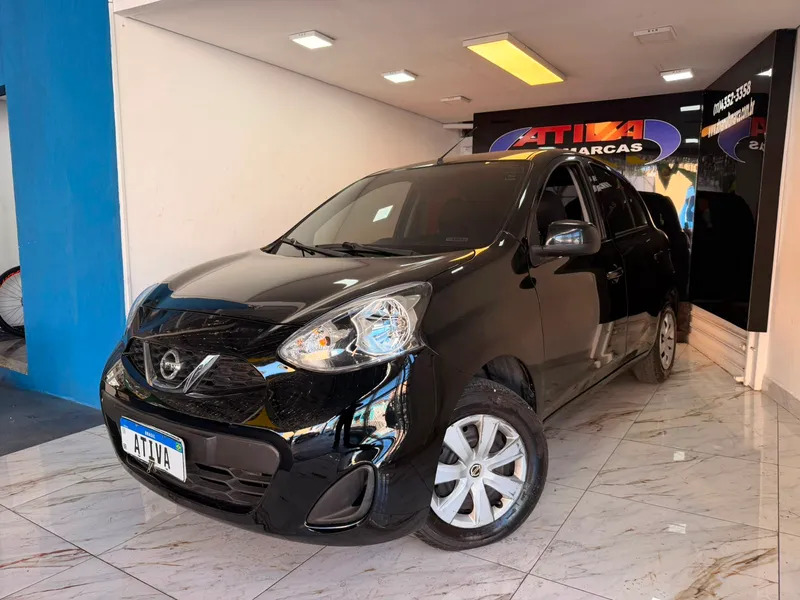 Nissan March Preto