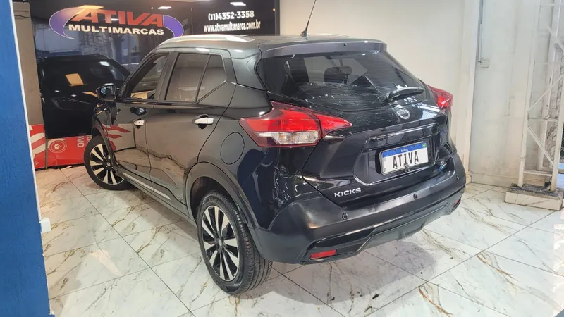 Nissan Kicks Preto