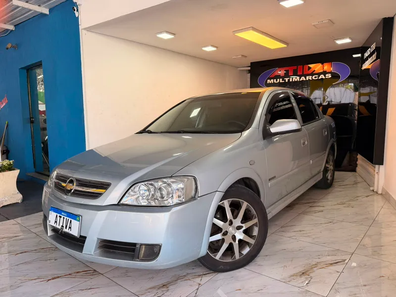 Chevrolet Astra Sedan Prata