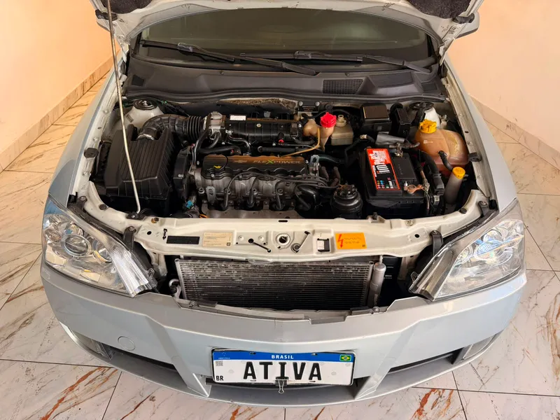 Chevrolet Astra Sedan Prata